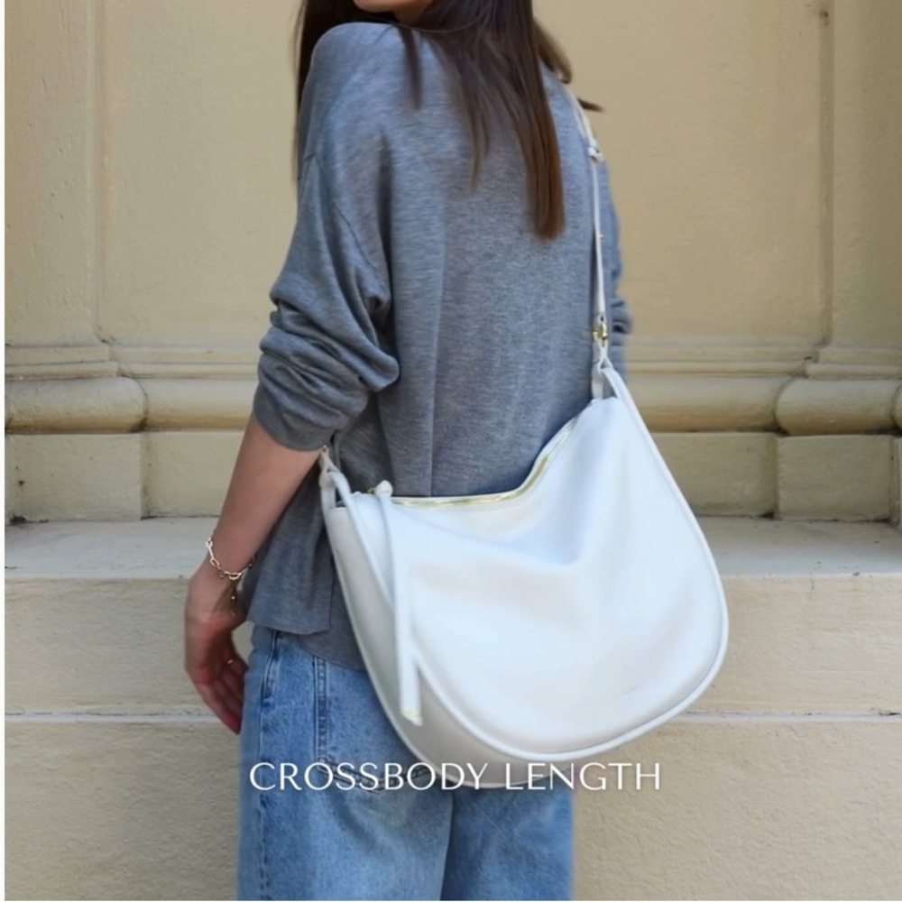 AALLYN White Pebbled Leather Shoulder Crossbody Bag Classic Style Gold hardware